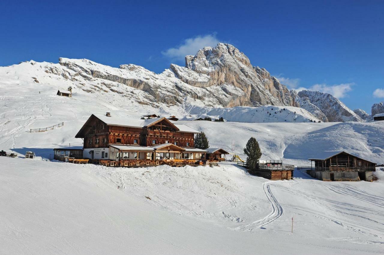 Rifugio Fermeda Hutte Hostal Santa Cristina Val Gardena Exterior foto