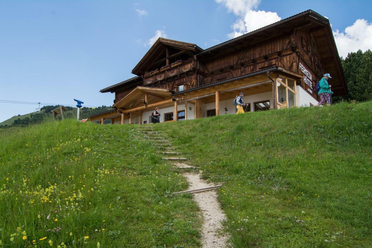 Rifugio Fermeda Hutte Hostal Santa Cristina Val Gardena Exterior foto