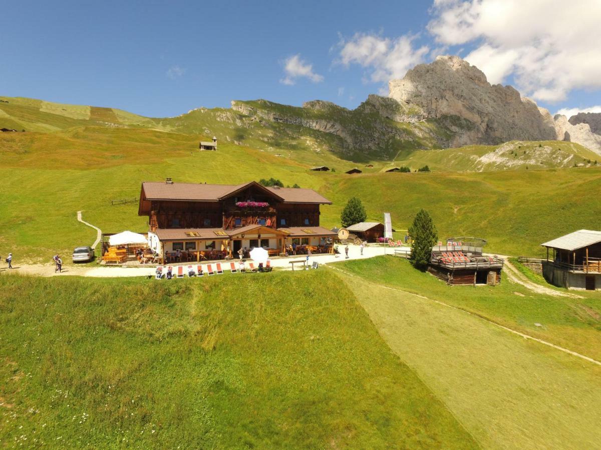 Rifugio Fermeda Hutte Hostal Santa Cristina Val Gardena Exterior foto