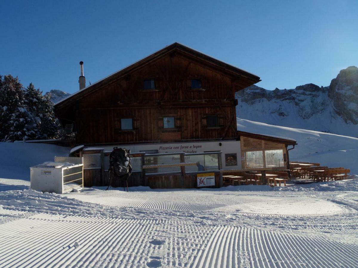 Rifugio Fermeda Hutte Hostal Santa Cristina Val Gardena Exterior foto