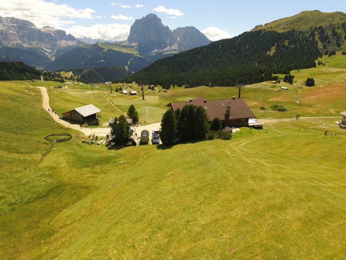 Rifugio Fermeda Hutte Hostal Santa Cristina Val Gardena Exterior foto